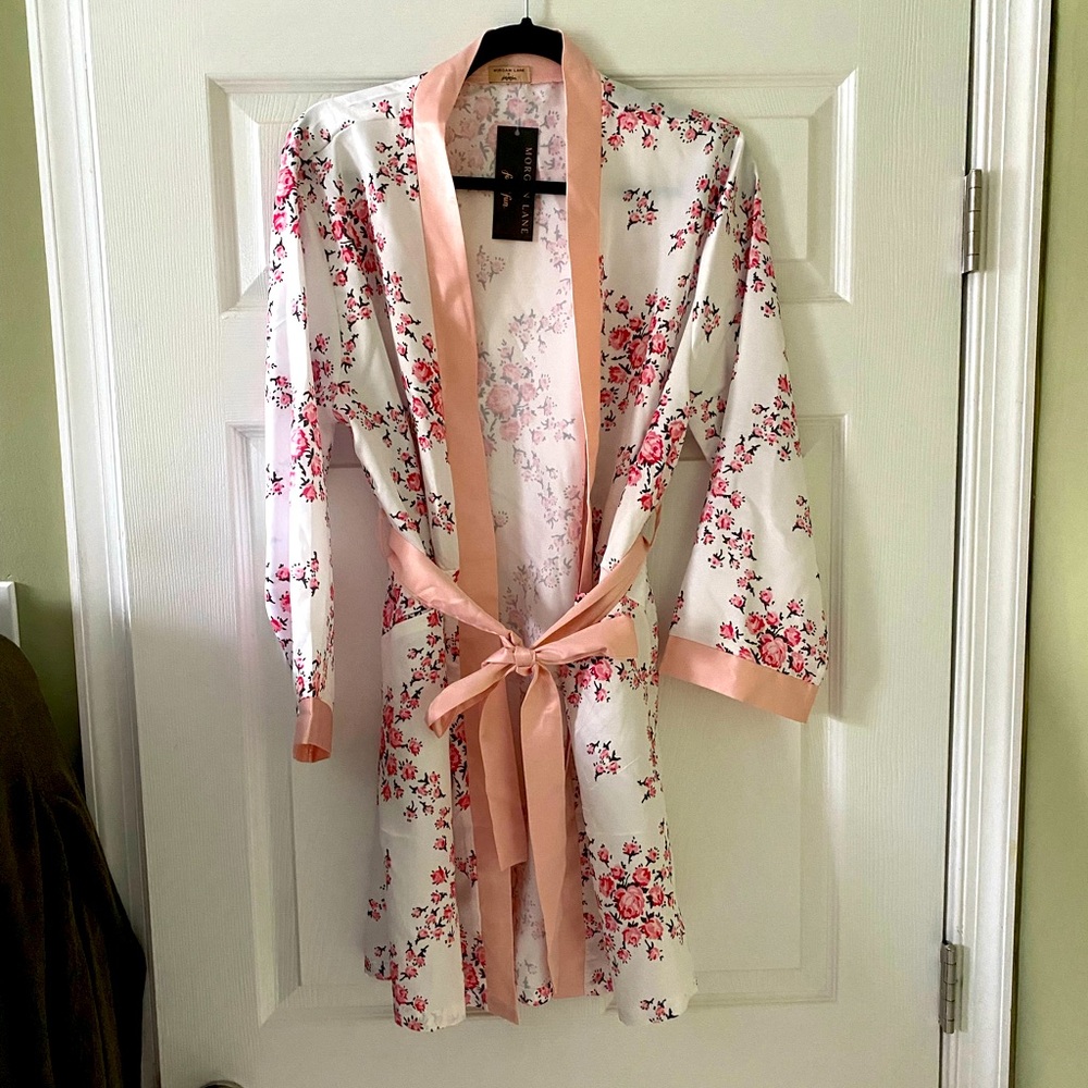 Allie Robe in White Floral